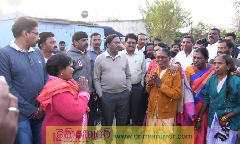 ప్రజల మధ్యకు మంత్రి.. వార్డుల్లో పర్యటన..!